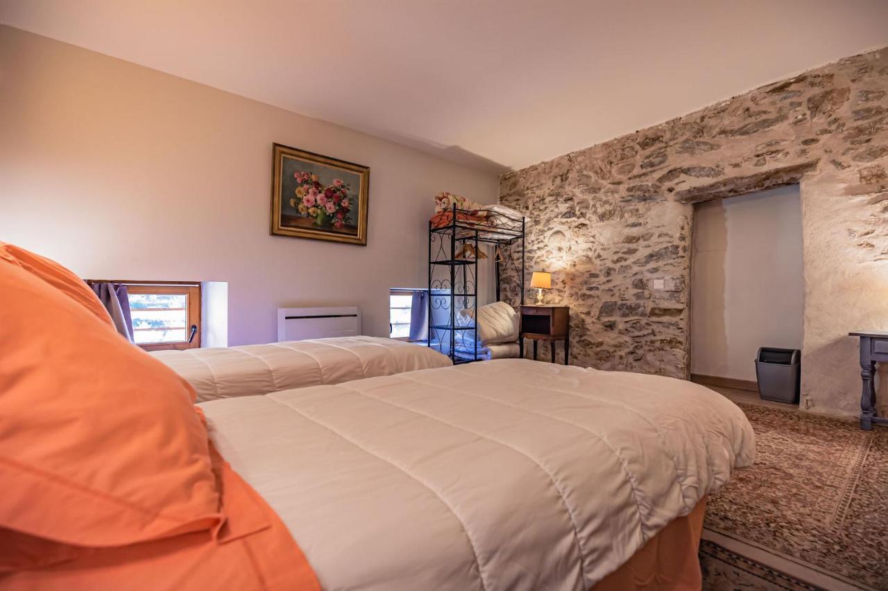 Sundrenched Relais De Poste In Serdinya Екстер'єр фото