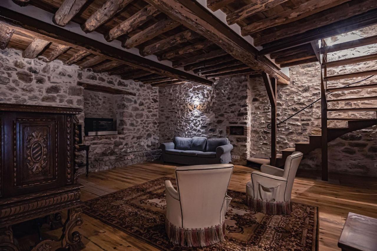Sundrenched Relais De Poste In Serdinya Екстер'єр фото