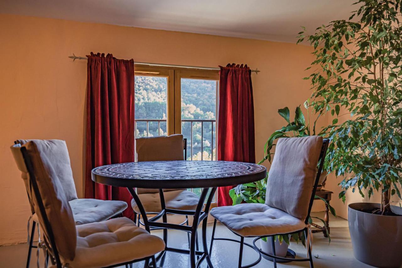 Sundrenched Relais De Poste In Serdinya Екстер'єр фото