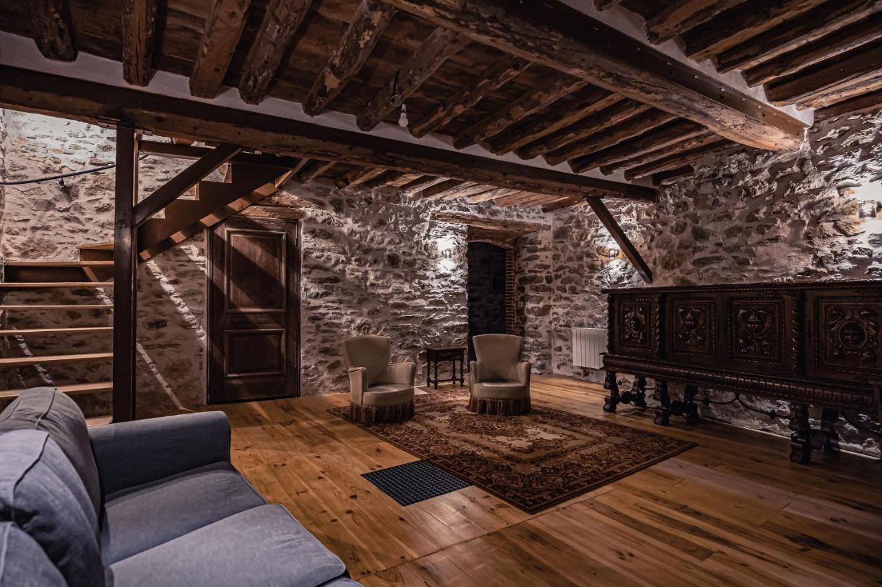 Sundrenched Relais De Poste In Serdinya Екстер'єр фото