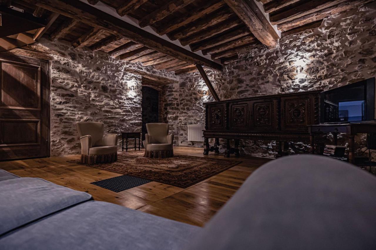 Sundrenched Relais De Poste In Serdinya Екстер'єр фото